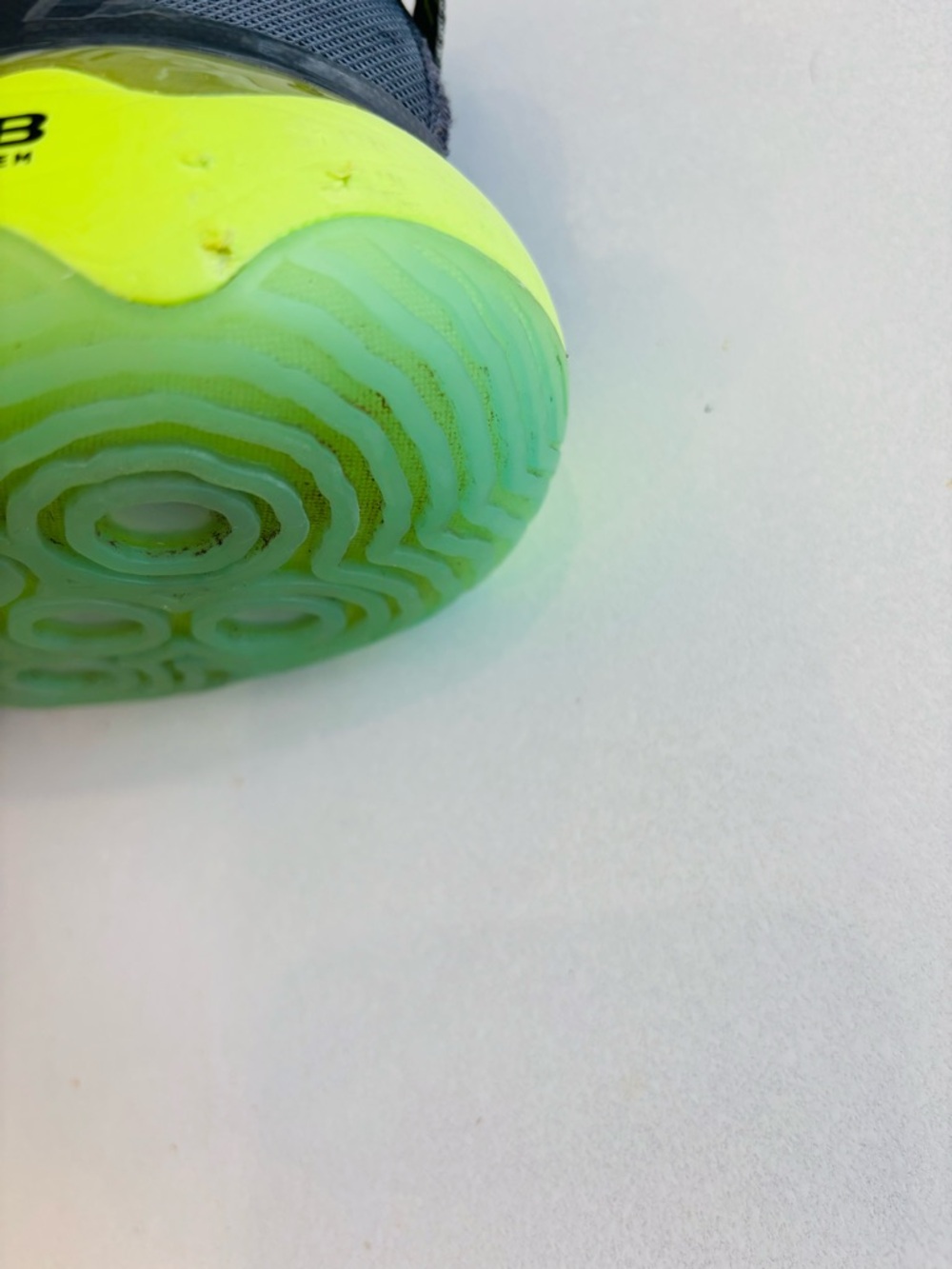 New Balance Fuelcell ABZORB Running Shoes Men’s size 12 Gray Volt Athletic Shoes - Picture 11 of 11